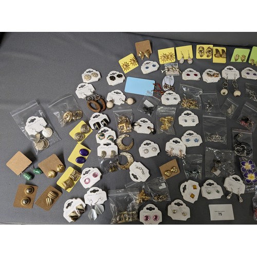 75 - Approx 100 x Earrings - Viewing Section O8