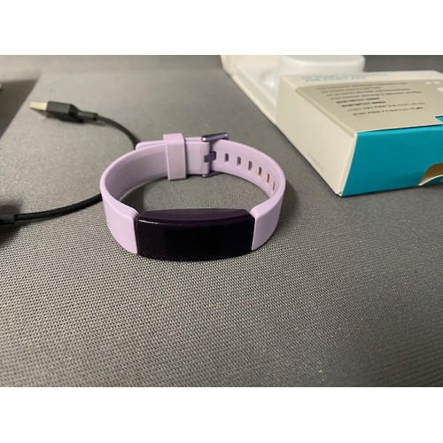 222 - Fitbit Inspire HR - Very litte use (purple) with original box - Viewing Section O1