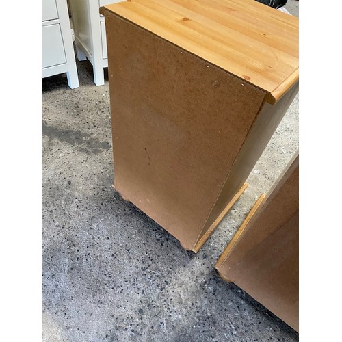 164 - 2 x bedside tables - 44 x 76 x 46 cm approx - Viewing Section S11