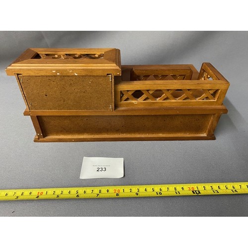 233 - Vintage Wooden Jewelry Box - Viewing Section O8