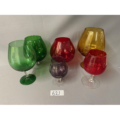 621 - 6 X Assorted colours balloon vases - Viewing Section O20