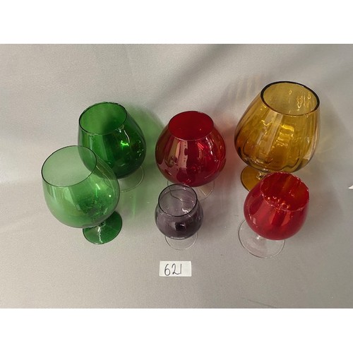 621 - 6 X Assorted colours balloon vases - Viewing Section O20