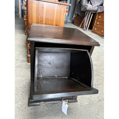 195 - Coal scuttle cupboard - Viewing section: S3