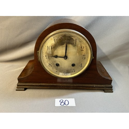 80 - Mantel Clock - With key in the back  - Viewing section: O2