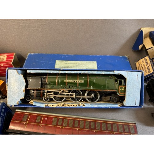 202 - Hornby Model Railway Trains & Carriages - Viewing section: O17