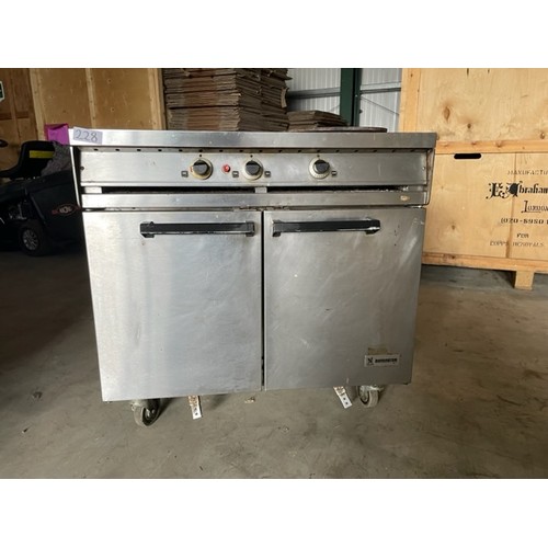 228 - Falcon Dominator Commercial Oven  - Viewing section: Building (if you wish to view this item, please... 