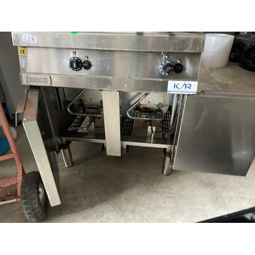 229 - Zanussi Commercial Fryer  - Viewing section: Building (if you wish to view this item, please let us ... 