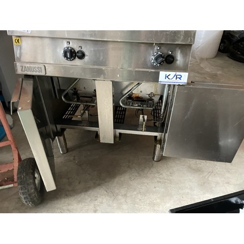 229 - Zanussi Commercial Fryer  - Viewing section: Building (if you wish to view this item, please let us ... 