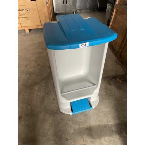 231 - PPE Waste Disposal Bin  - Viewing section: Building (if you wish to view this item, please let us kn... 