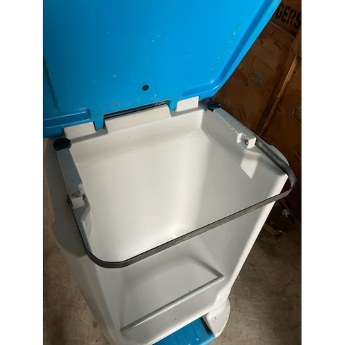 231 - PPE Waste Disposal Bin  - Viewing section: Building (if you wish to view this item, please let us kn... 