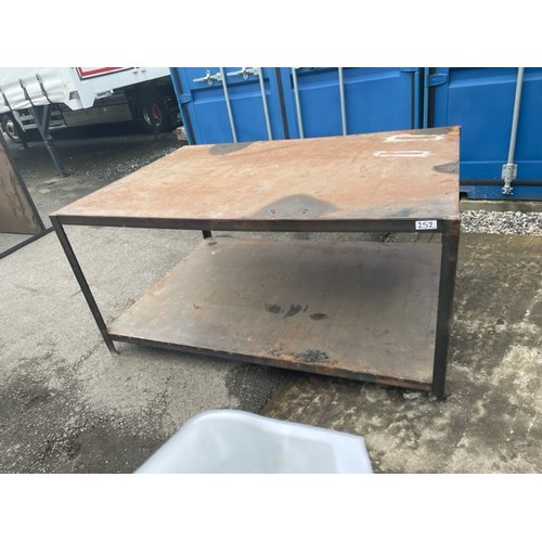 252 - Steel Welding Bench - Viewing section: Building (if you wish to view this item, please let us know w... 