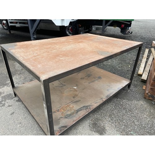 253 - Solid Steel Welding Bench  - Viewing section: Building (if you wish to view this item, please let us... 