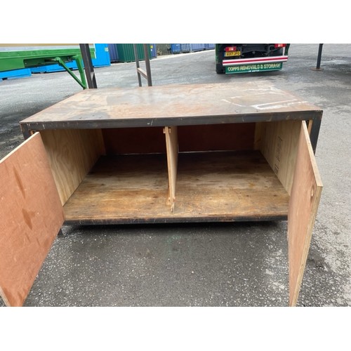 261 - Work Bench with doors  - Viewing section: Building (if you wish to view this item, please let us kno... 