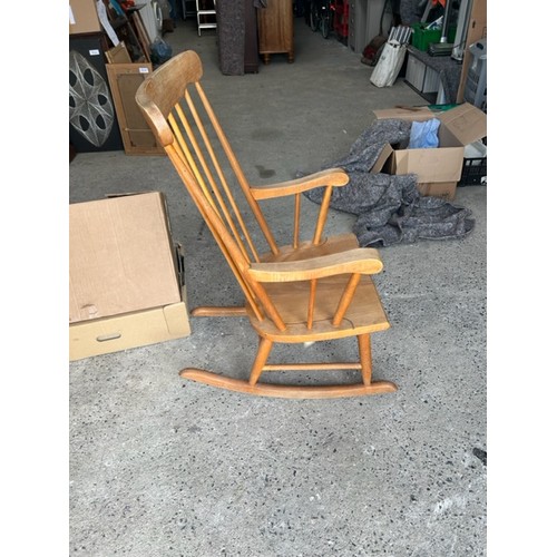 343 - Wooden rocking chair - Viewing section: S10