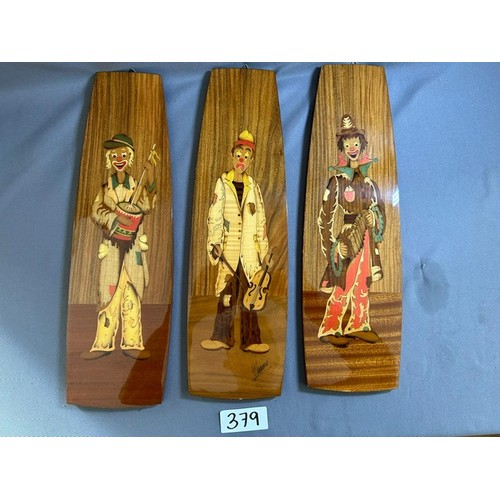 379 - Italian Clown Plaques - Viewing section: O2