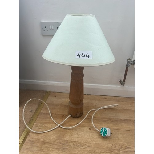 404 - Wooden Lamp - Viewing section: O27