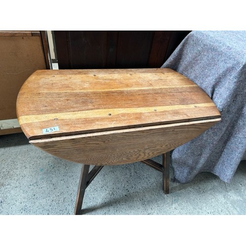 431 - Drop Leaf Table  - Viewing section: S12