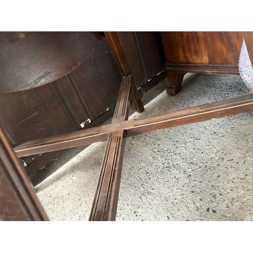 431 - Drop Leaf Table  - Viewing section: S12