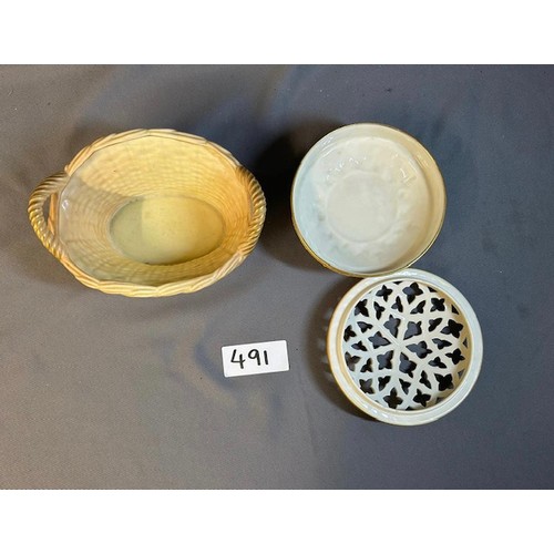 491 - Royal Worcester flower pot and ceramic basket  - Viewing Section: O33 (2)