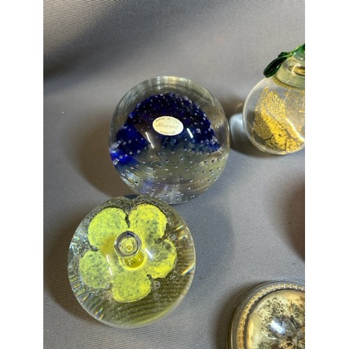 506 - Glass Paperweight, Murano, Cathness, Wedawees + Others  - Viewing Section: O33