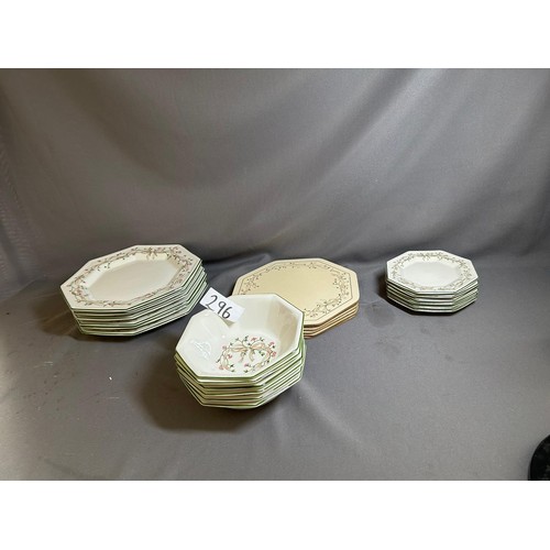 296 - Eternal Beau - Plates, Bowls, Side plates and placemats - Viewing section: O11