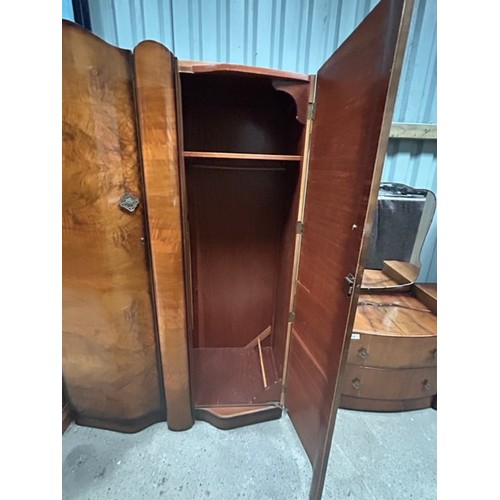 552 - Art Deco Walnut wardrobe - Viewing section: S1