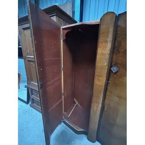 552 - Art Deco Walnut wardrobe - Viewing section: S1