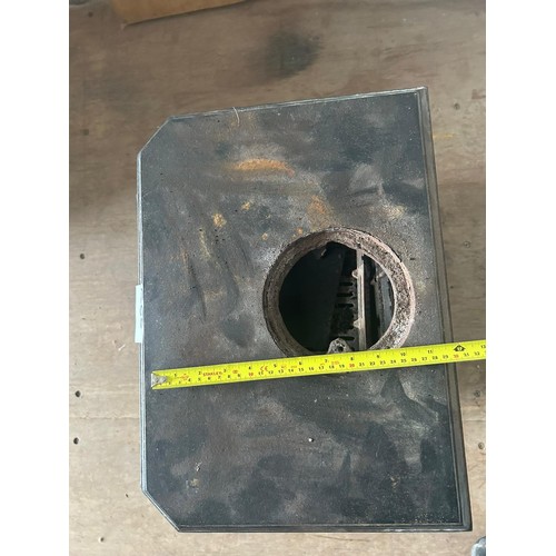 555 - Log Burner - Missing Glass needs TLC - Viewing section: Building (if you wish to view this item, ple... 