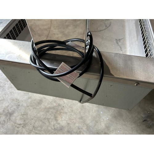 578 - Large Chiller - No Plug - Viewing section: Building (if you wish to view this item, please let us kn... 