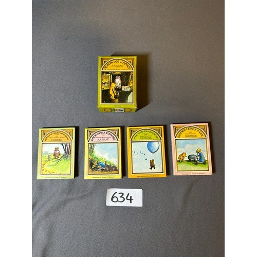 634 - 1970s Poohs pot o' honey A.A Milne - mini box set - 4 vols - Viewing section: O2