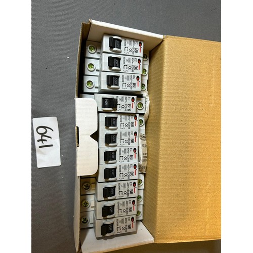 641 - Large Selection of Circuit Breakers - Viewing section: O3