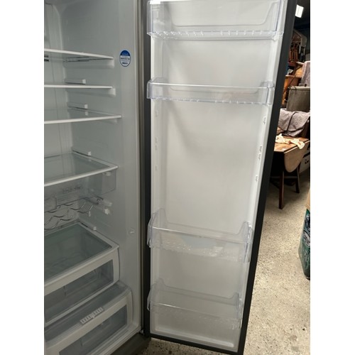 658 - Beko Fridge Freezer - Viewing section: S7