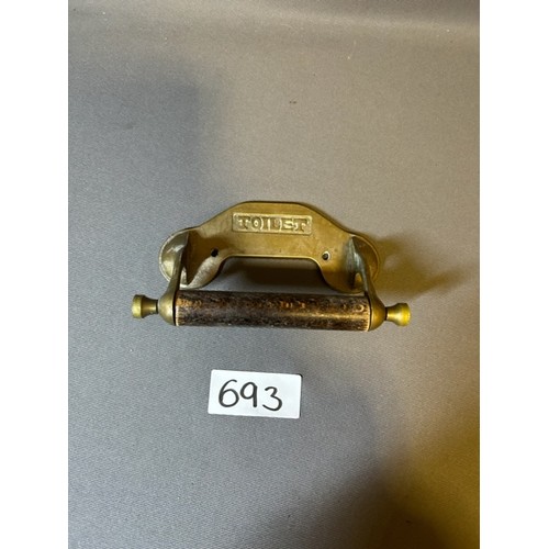 693 - Vintage toilet roll holder - Viewing Section: O16