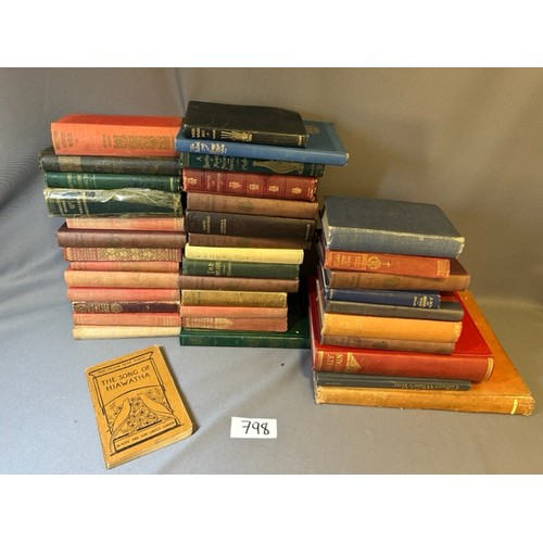 798 - Selection of vintage books  - Viewing section: O29