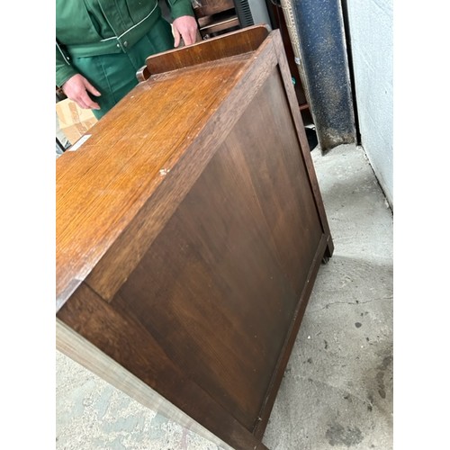 832 - Vintage Sideboard  - Viewing section: S6