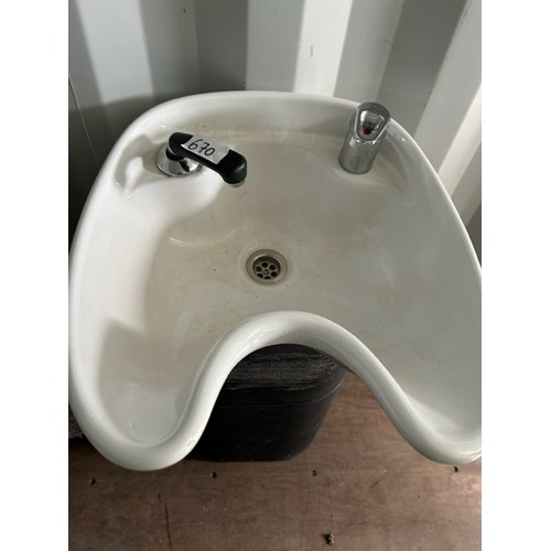 670 - Salon Style Sinks - Viewing section: Building (if you wish to view this item, please let us know whe... 