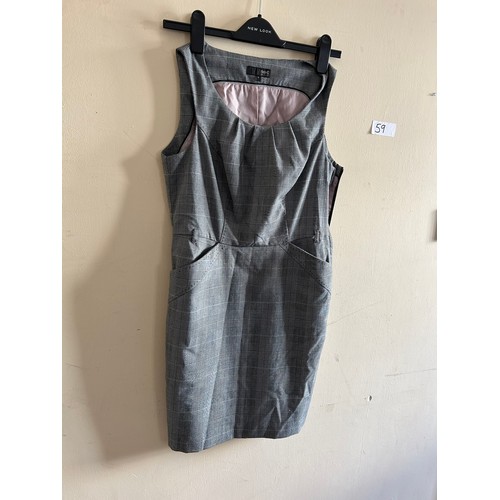 59 - Selection of clothing and 1x pair of size 5 slippers - Viewing Section: O25