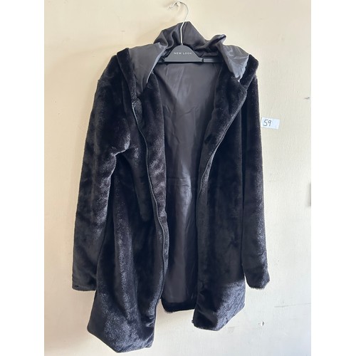 59 - Selection of clothing and 1x pair of size 5 slippers - Viewing Section: O25