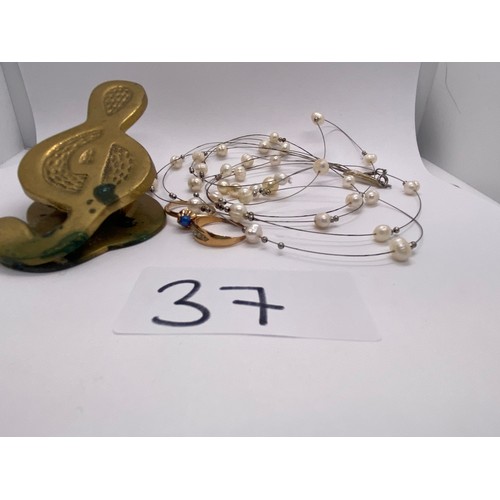 37 - Selection of various jewelry and brass clip - Viewing Section: O35