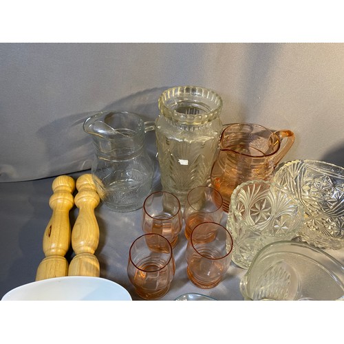 82 - Selection of glassware - Viewing Section: S7