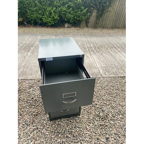 85 - Filing cabinet (102 x 62 x 47cm Approx.) - Viewing Section: S1