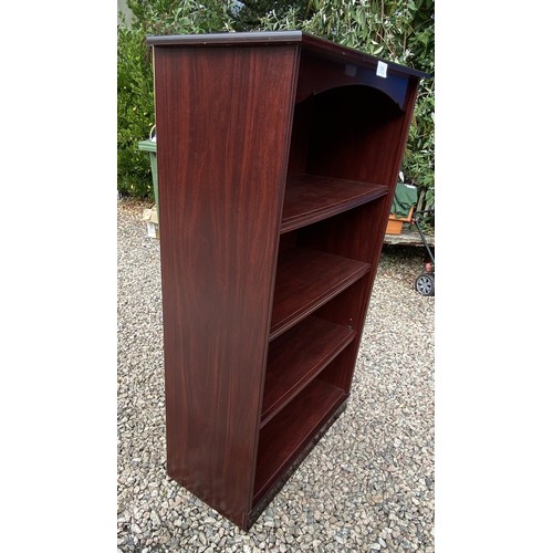 105 - Bookcase (142x89x40cm approx.) - Viewing Section: S9