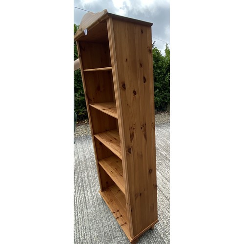 106 - Bookcase (172 x 30 x 74cm Approx.) - Viewing Section: S2