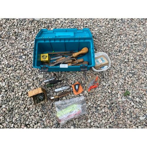 107 - Selection of various tools + toolbox  - Viewing section S6