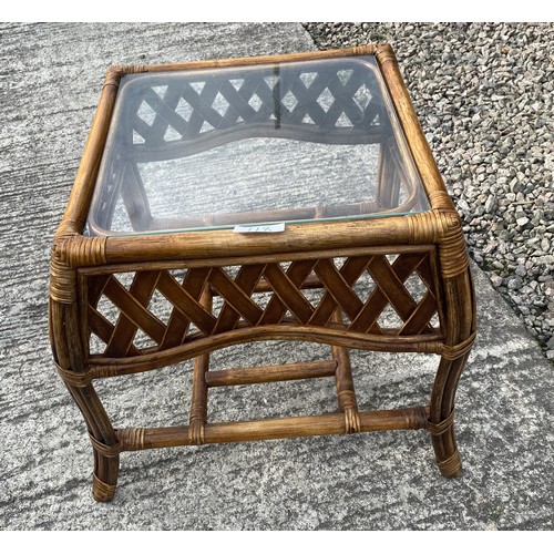 118 - Coffee table (52x51x54cm approx.) - Viewing Section: S9