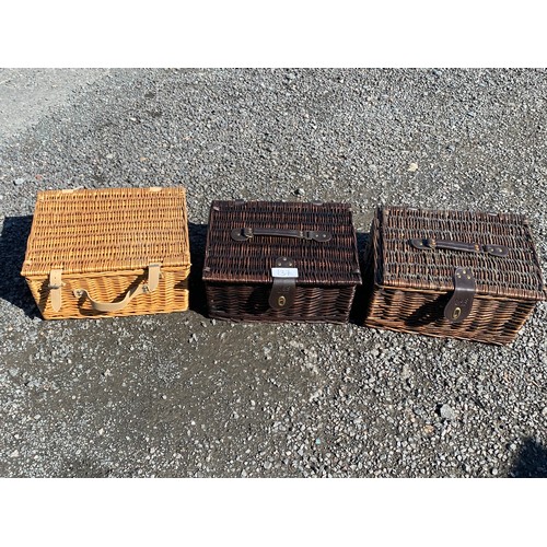 137 - Selection of 3 x Wicker baskets - Viewing Section: S9