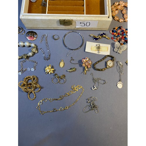 50 - Jewellery box and Jewellery - Viewing Section: O16