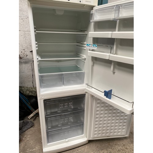 62 - Bosch fridge freezer  - Viewing Section: S3