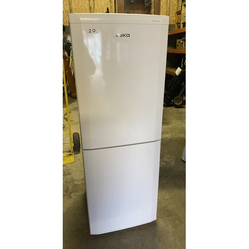 20 - Beko Fridge Freezer - Clean - Viewing section: S5