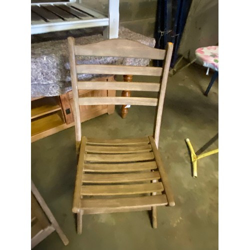 110 - 2 x Folding garden chairs - Viewing Section: S7